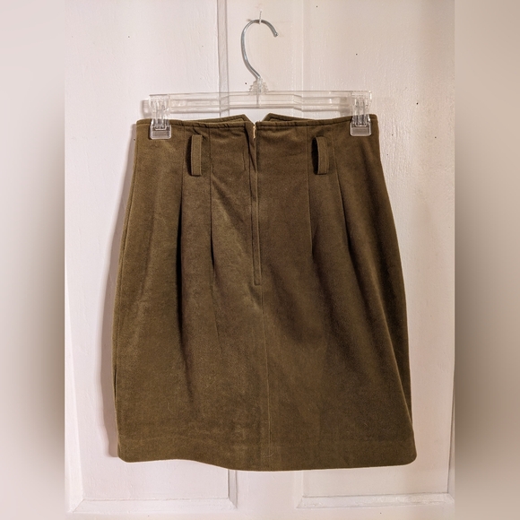 Velvet mini skirt - Picture 2 of 3